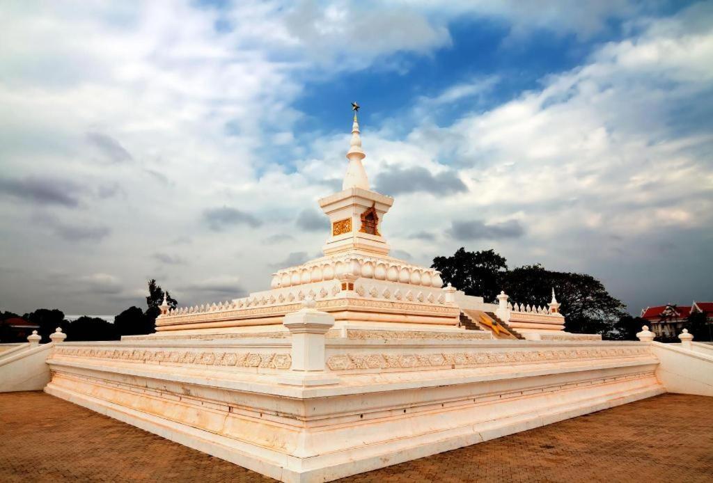 Leuxay Hotel Vientiane Buitenkant foto